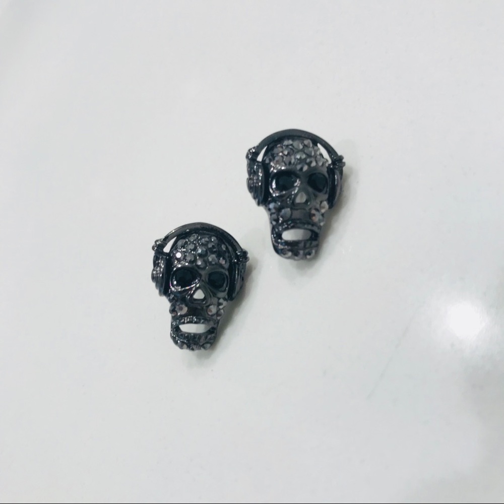 New hematite metallic and rhinestone skull earring